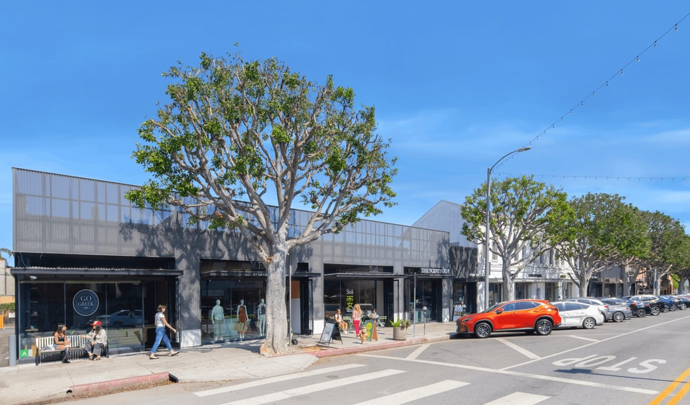124 148 North Larchmont Boulevard